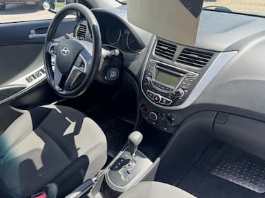 Hyundai Accent 2013 - Thumbnail 4