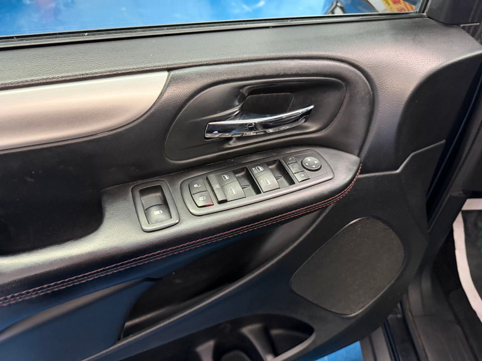 Dodge Grand Caravan 2016 - Image 12